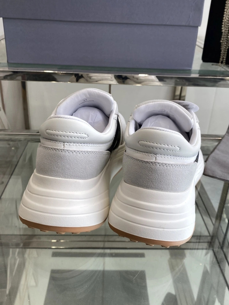 Trendsetting Hxgxn Sneakers 177080