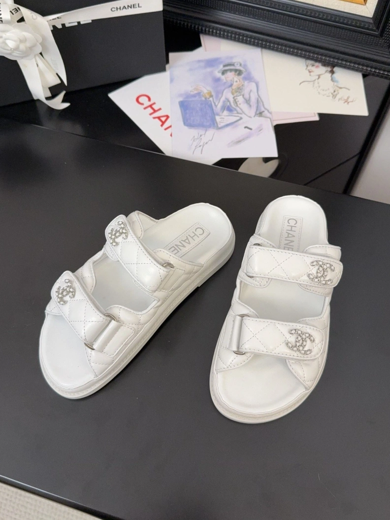 Bright Chxnxl Sandals 117430