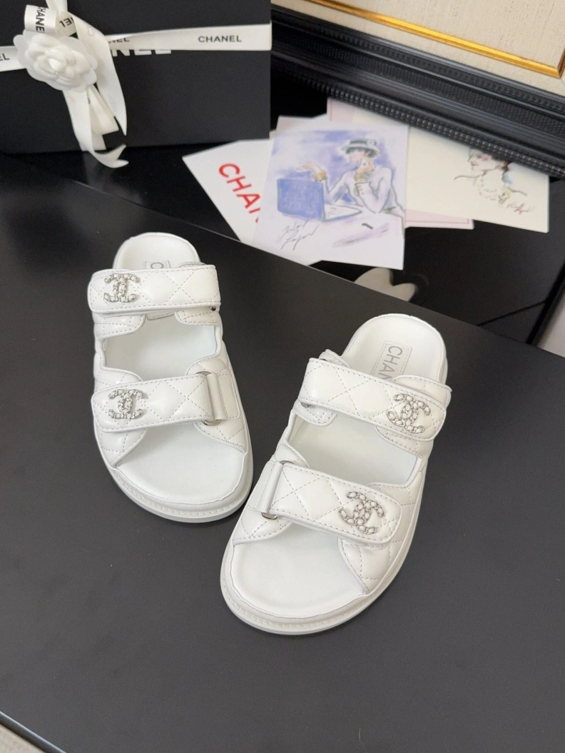 Bright Chxnxl Sandals 117430