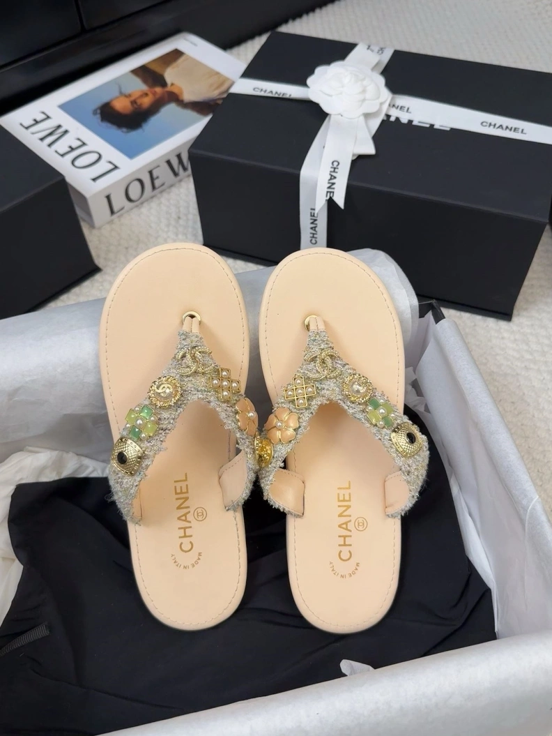 Unique Chxnxl Sandals 117417