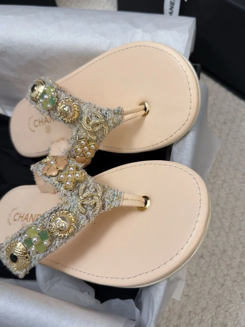 Unique Chxnxl Sandals 117417