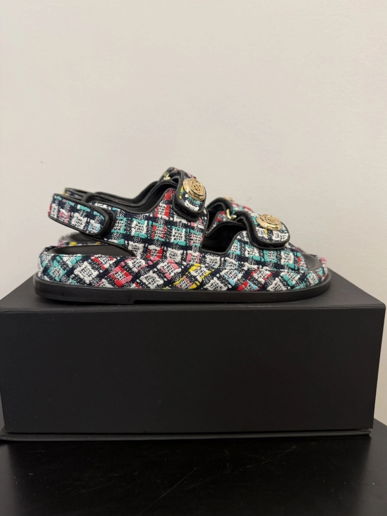 Durable Chxnxl Sandals 117414
