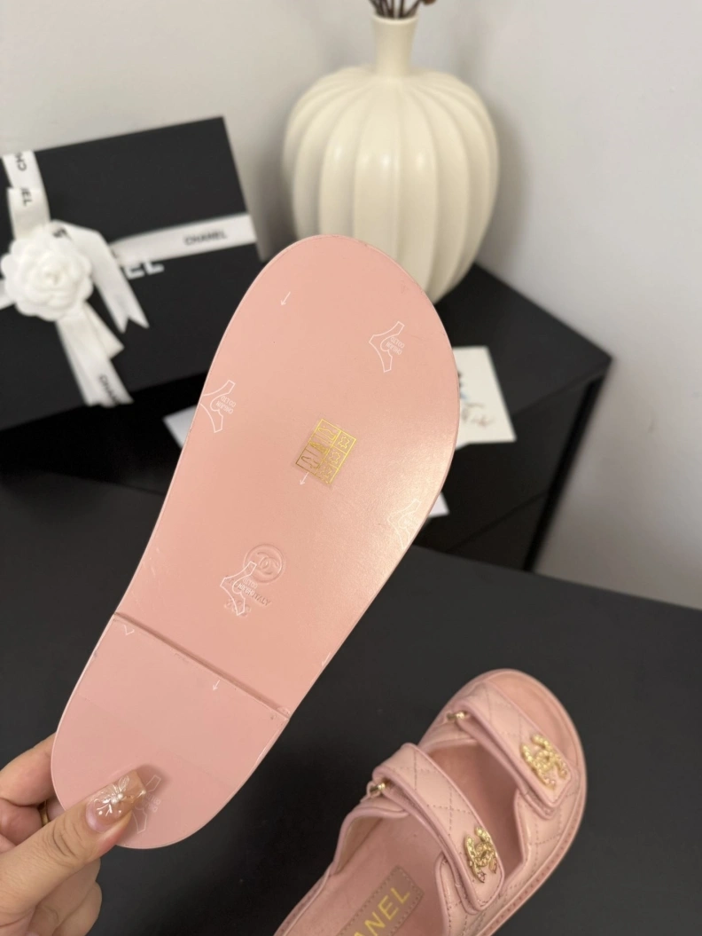 Bright Chxnxl Sandals 117401