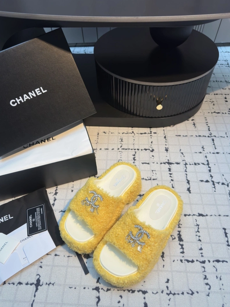 Sophisticated Chxnxl Slippers 117066