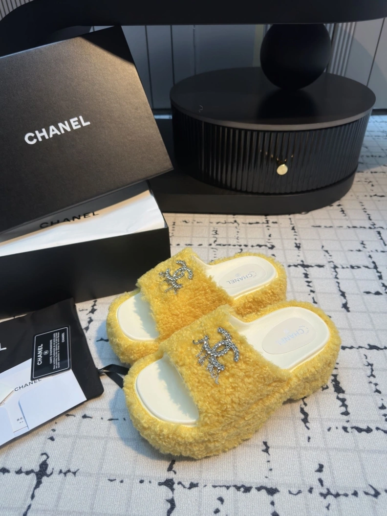 Sophisticated Chxnxl Slippers 117066