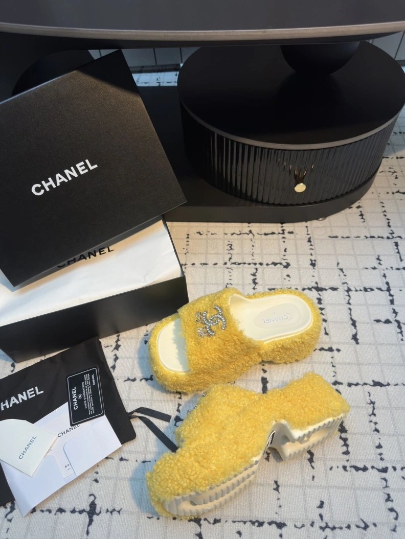 Sophisticated Chxnxl Slippers 117066