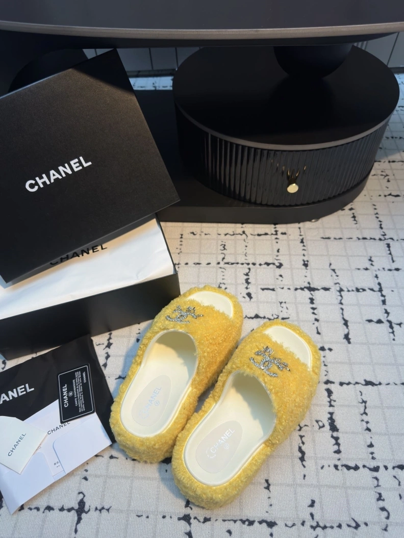 Sophisticated Chxnxl Slippers 117066