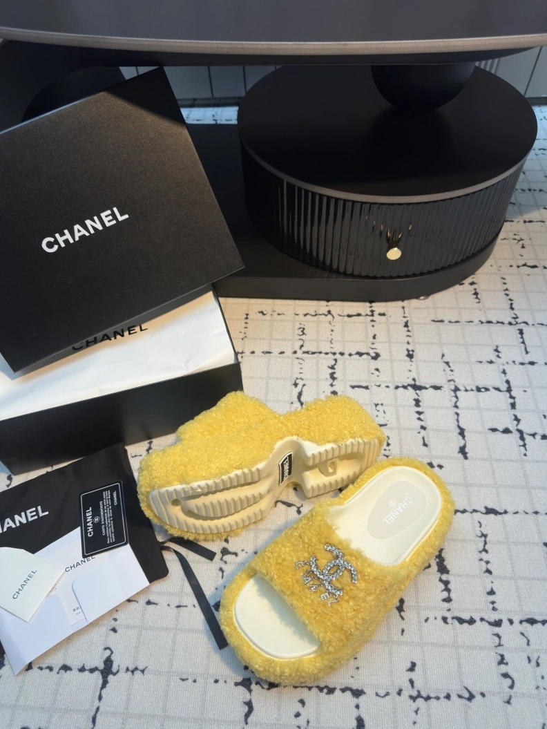 Sophisticated Chxnxl Slippers 117066