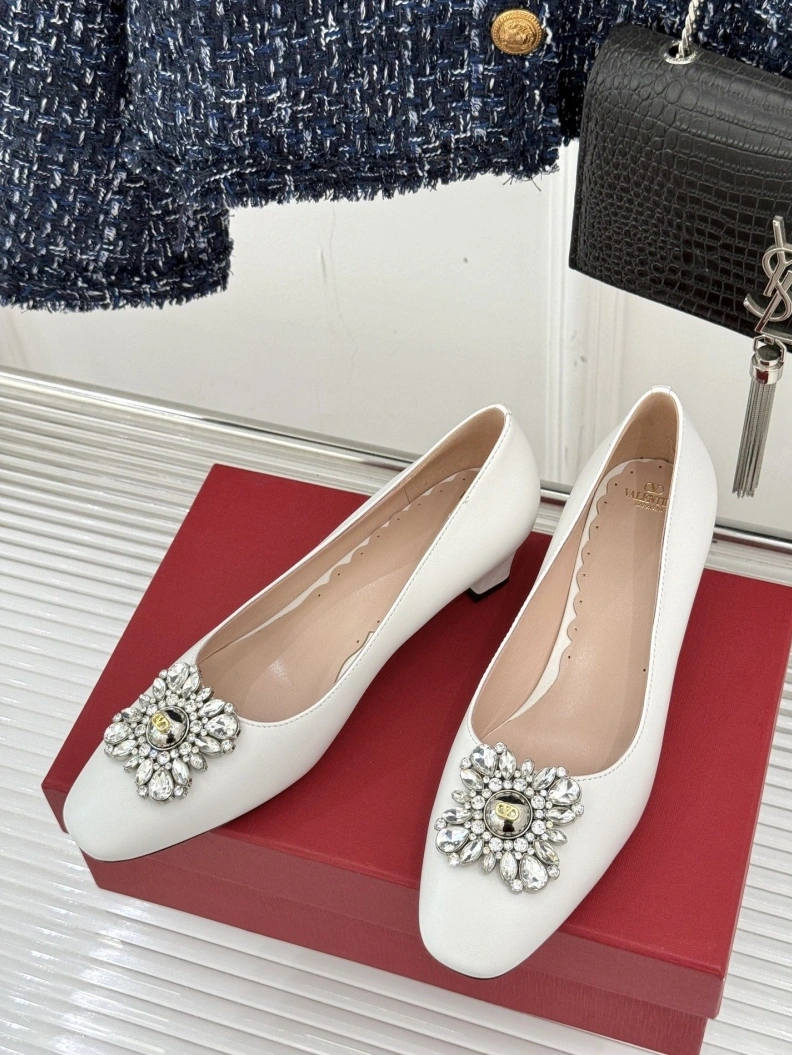 GoAnywhere Vxlxntino flat shoes 228735