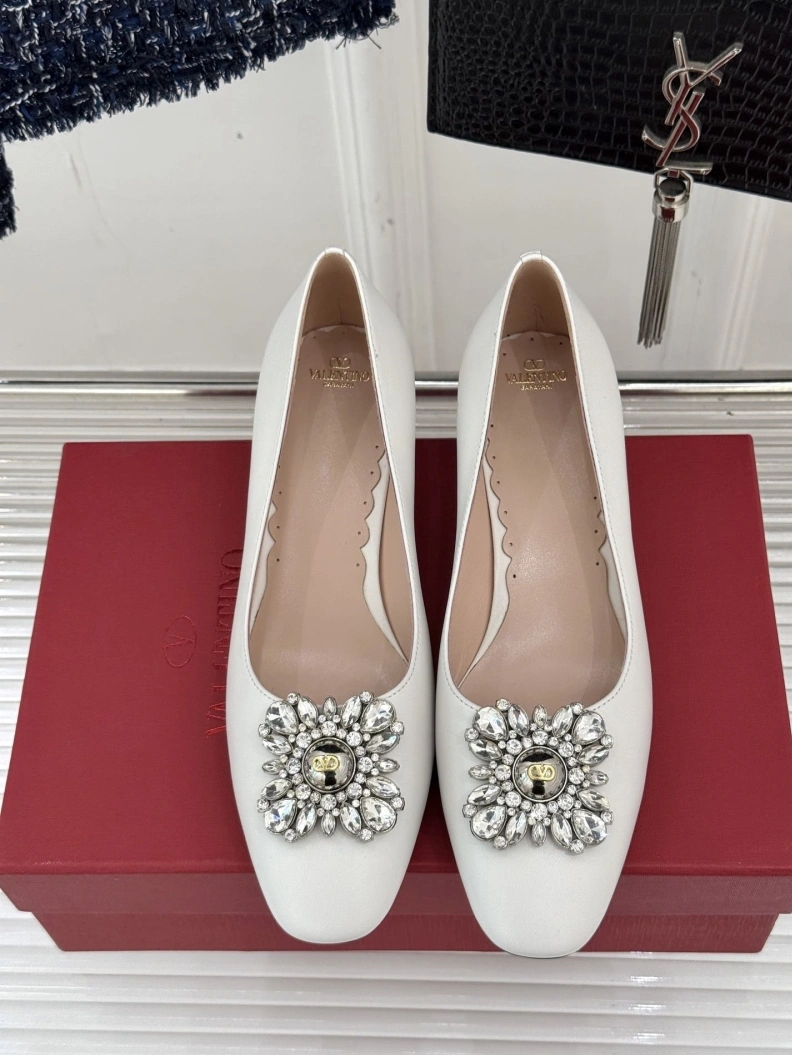 GoAnywhere Vxlxntino flat shoes 228735