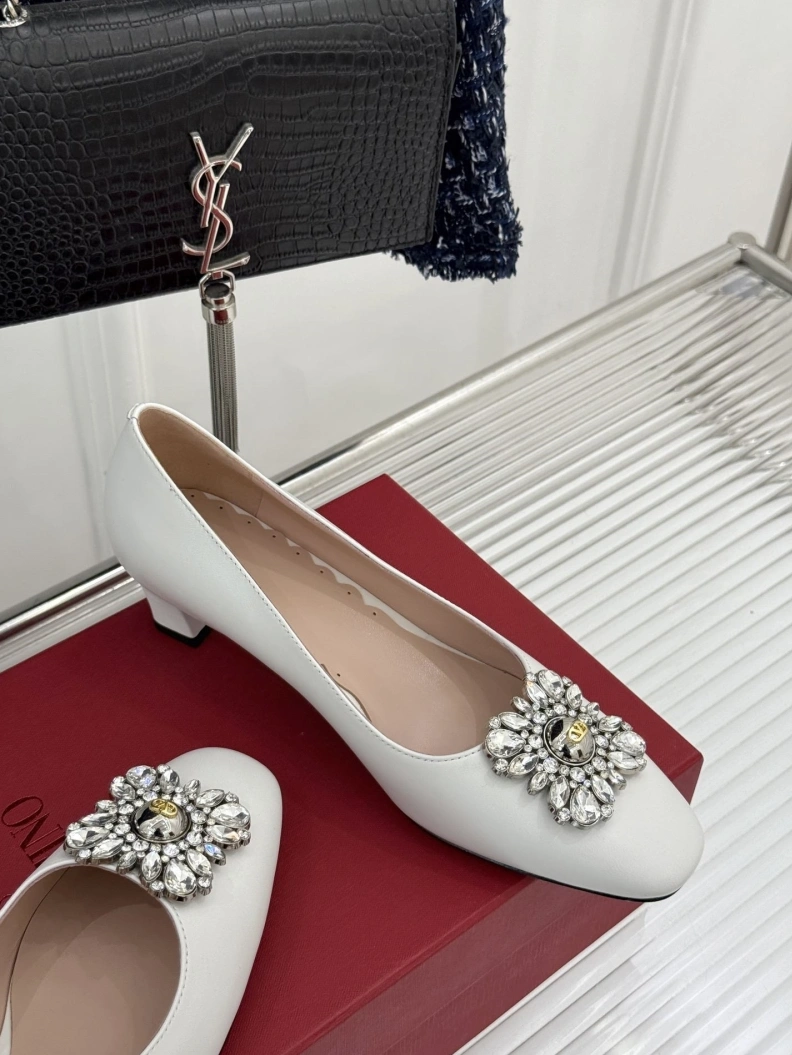 GoAnywhere Vxlxntino flat shoes 228735
