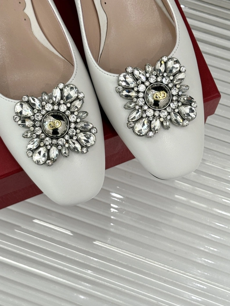 GoAnywhere Vxlxntino flat shoes 228735