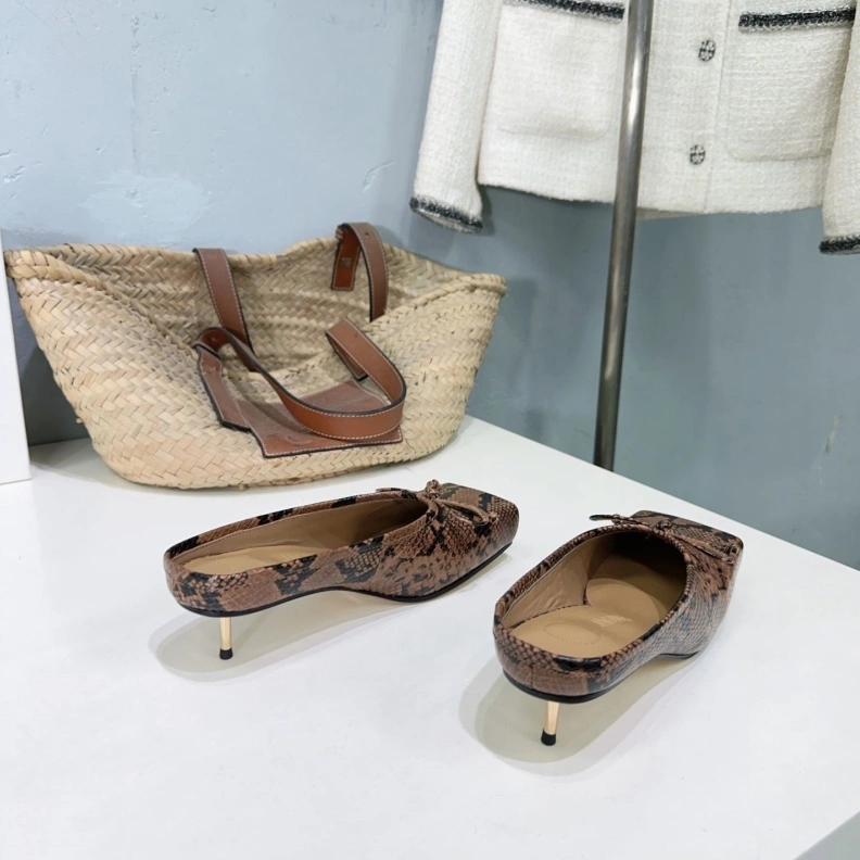 Comfortable Othxr Slippers 208250
