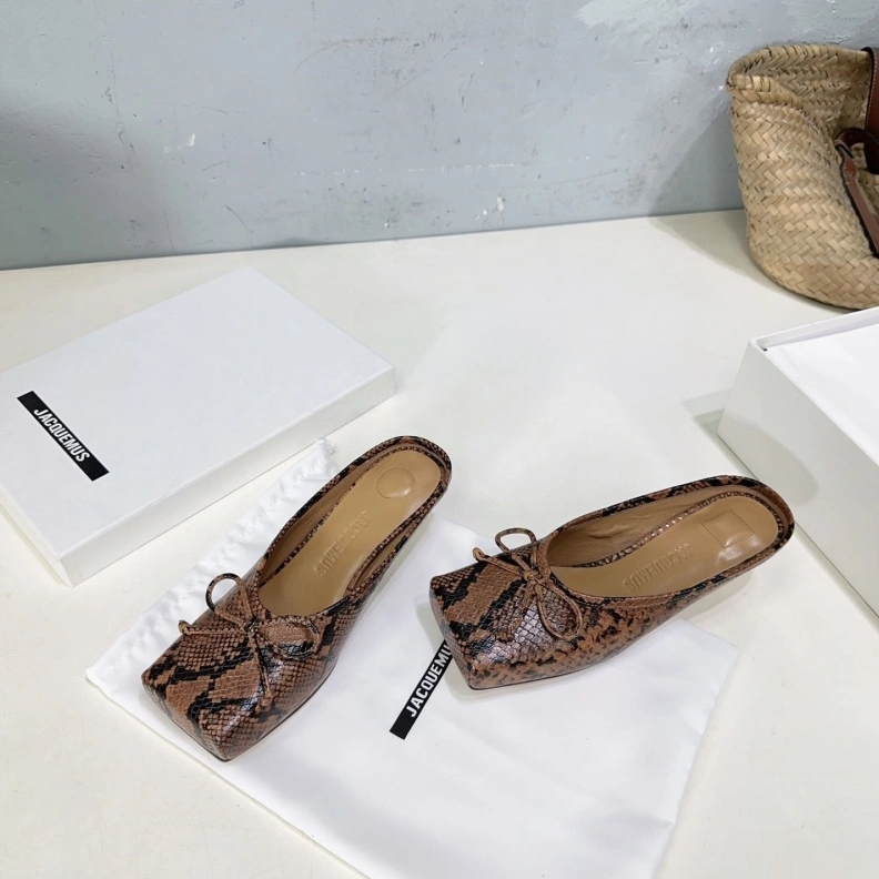 Comfortable Othxr Slippers 208250