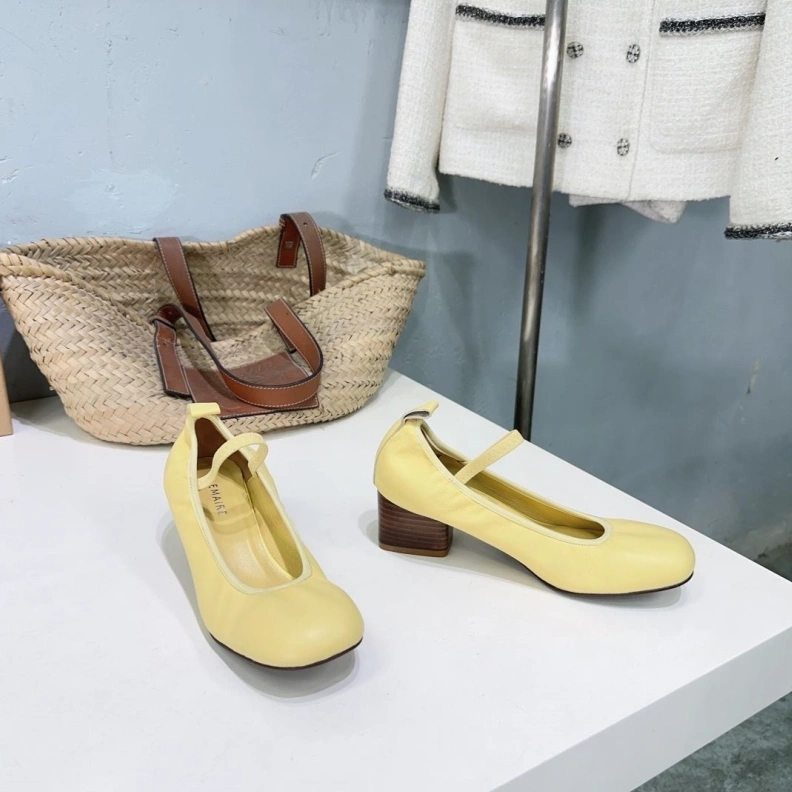 Othxr flat shoes Resilient 208790