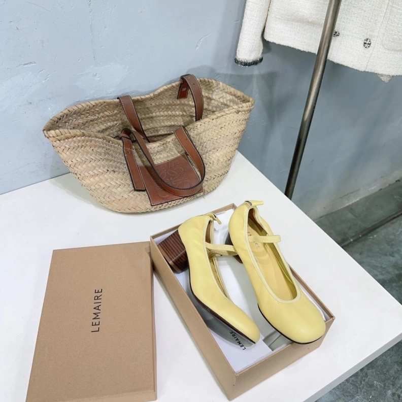 Othxr flat shoes Resilient 208790