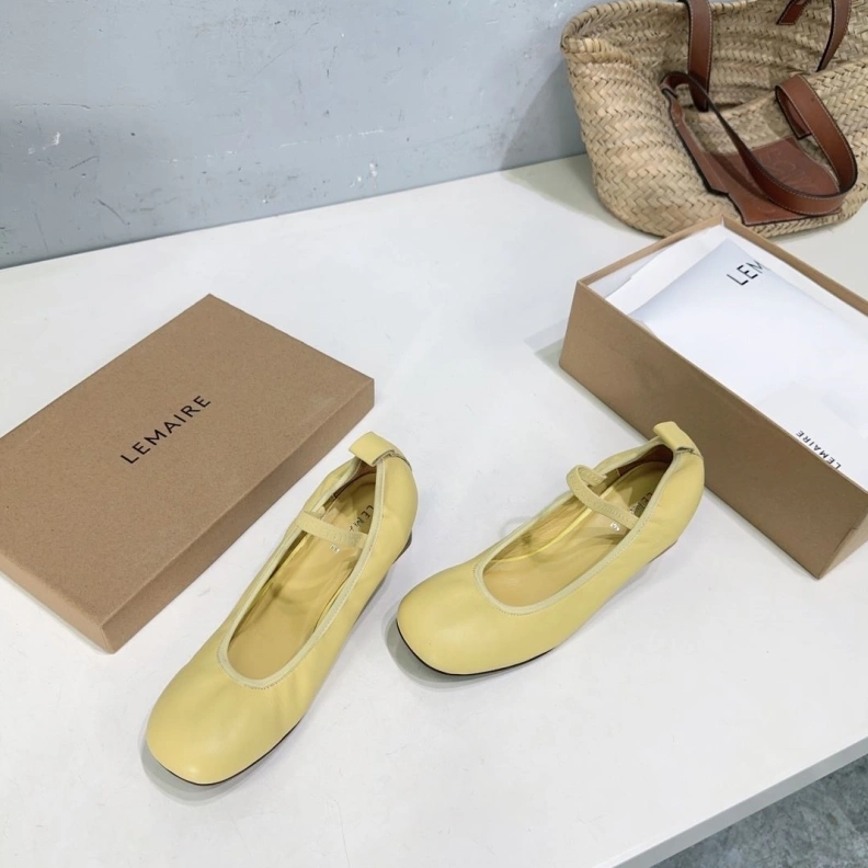 Othxr flat shoes Resilient 208790