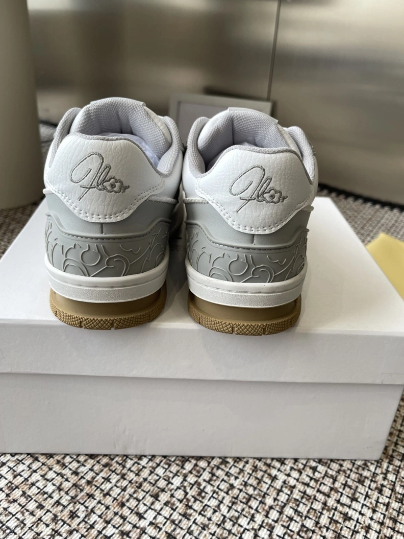 Efficient Othxr Sneakers 208029
