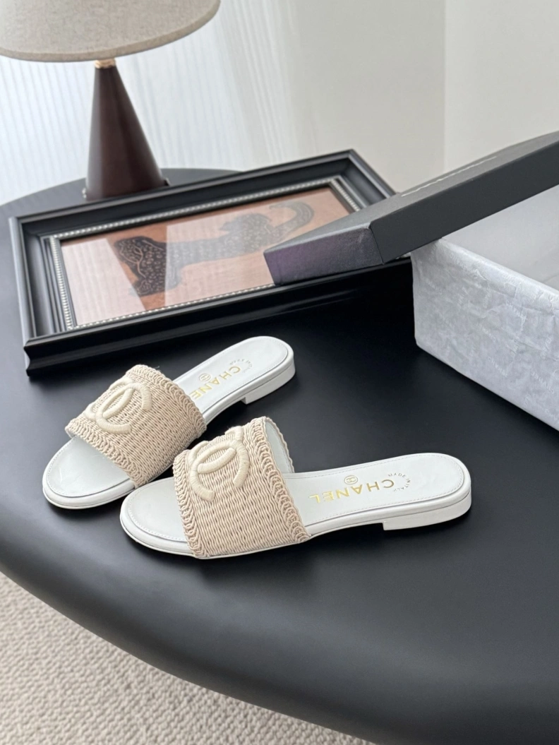 Sophisticated Chxnxl Slippers 117070