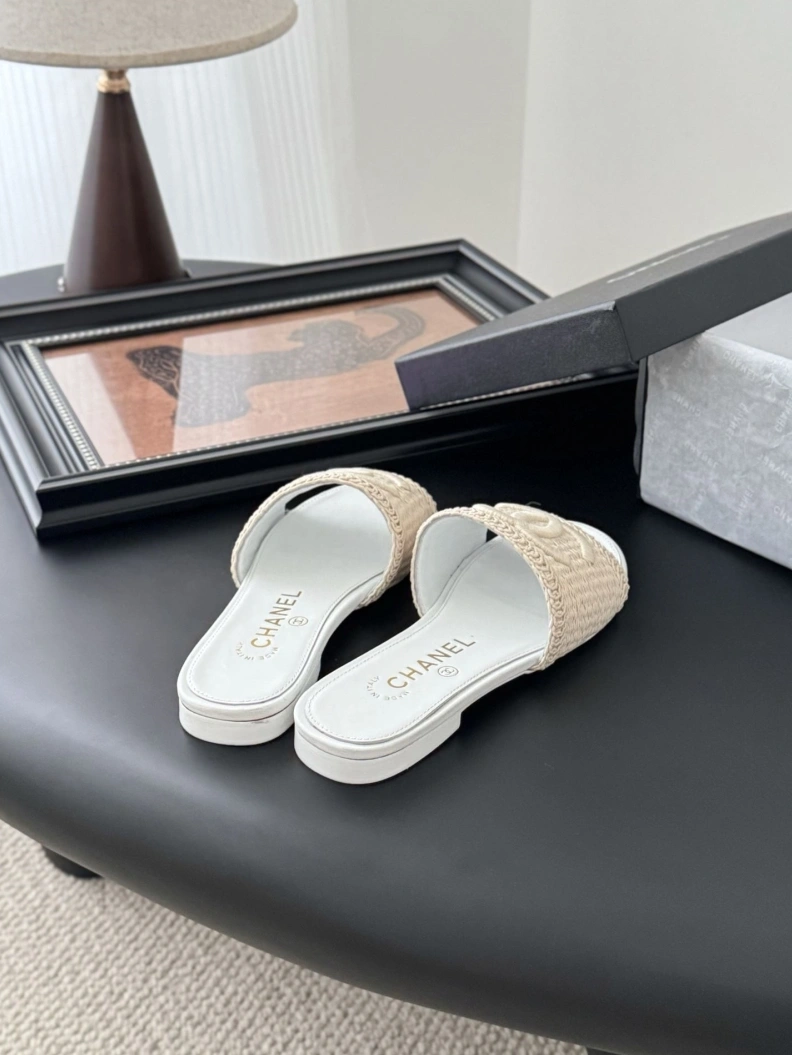 Sophisticated Chxnxl Slippers 117070
