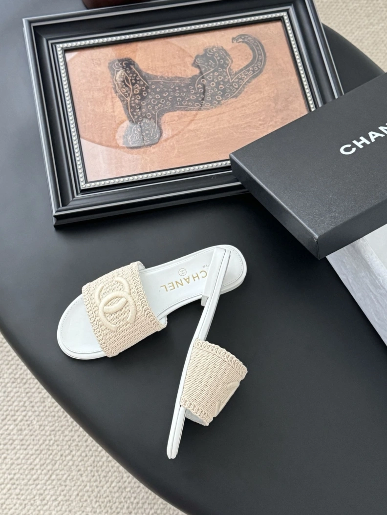 Sophisticated Chxnxl Slippers 117070