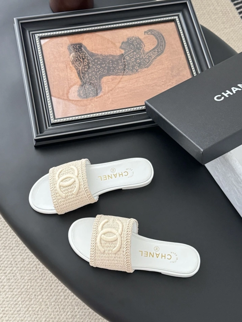 Sophisticated Chxnxl Slippers 117070
