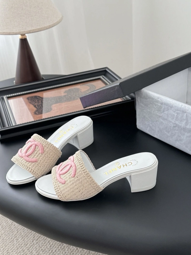 Unique Chxnxl Sandals 117386