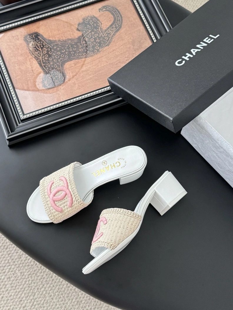Unique Chxnxl Sandals 117386