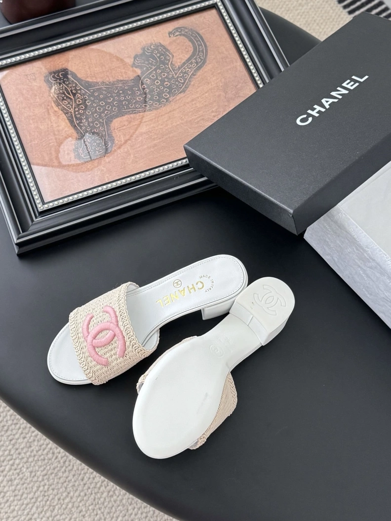Unique Chxnxl Sandals 117386