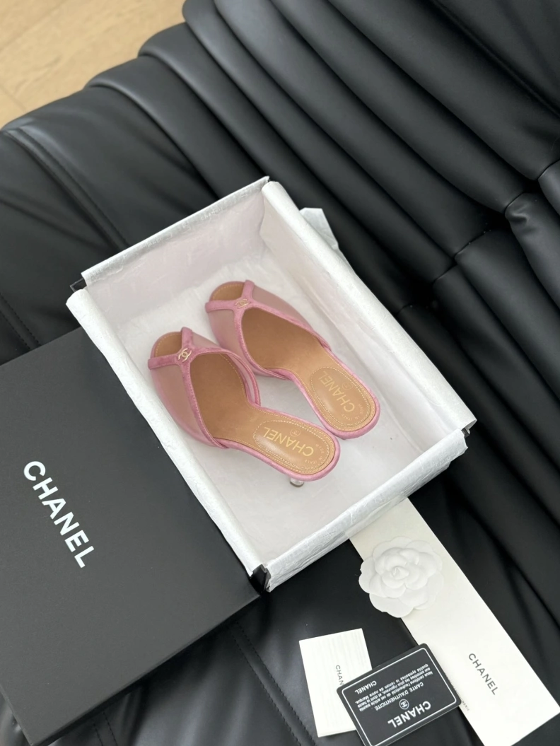 EyeCatching Chxnxl Sandals 117378