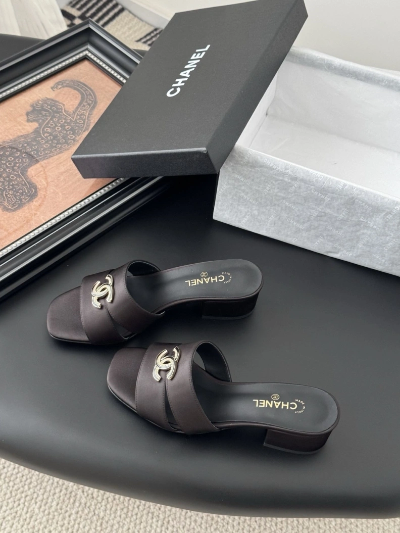 ModernLook Chxnxl Sandals 117376