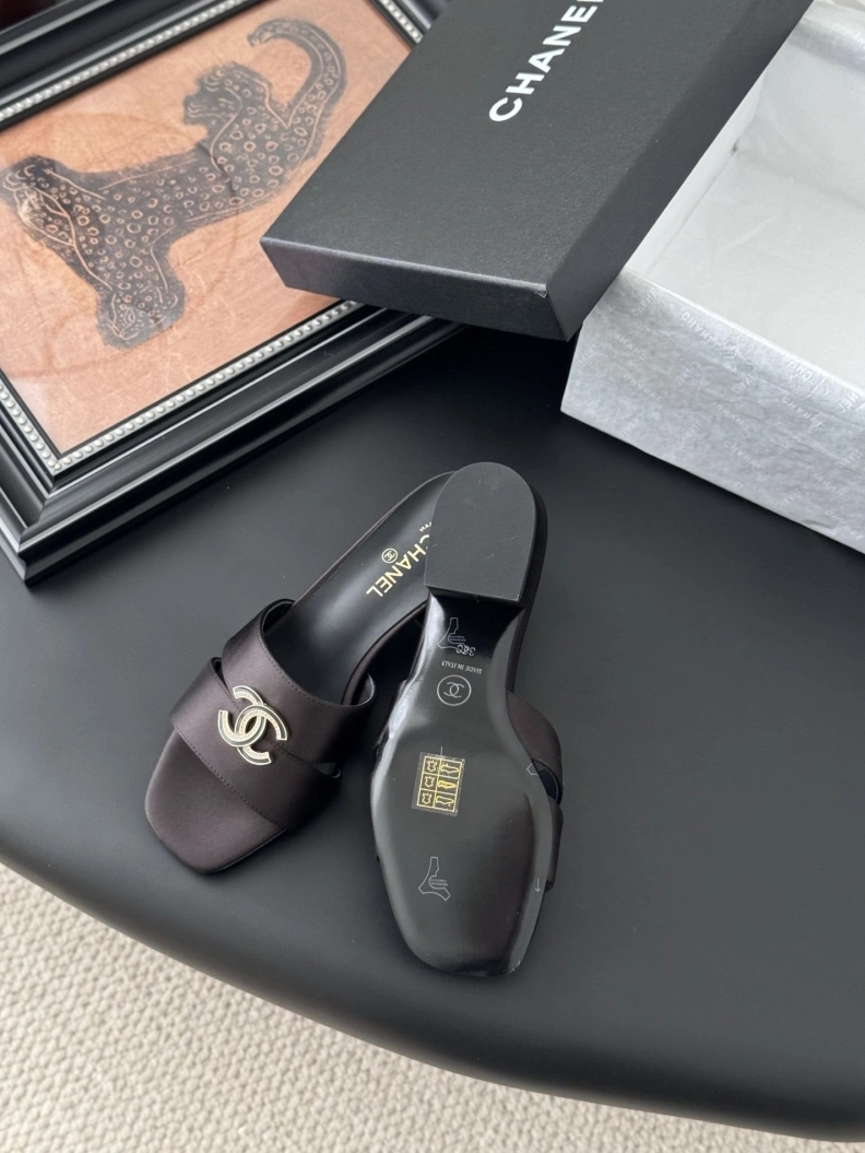 ModernLook Chxnxl Sandals 117376