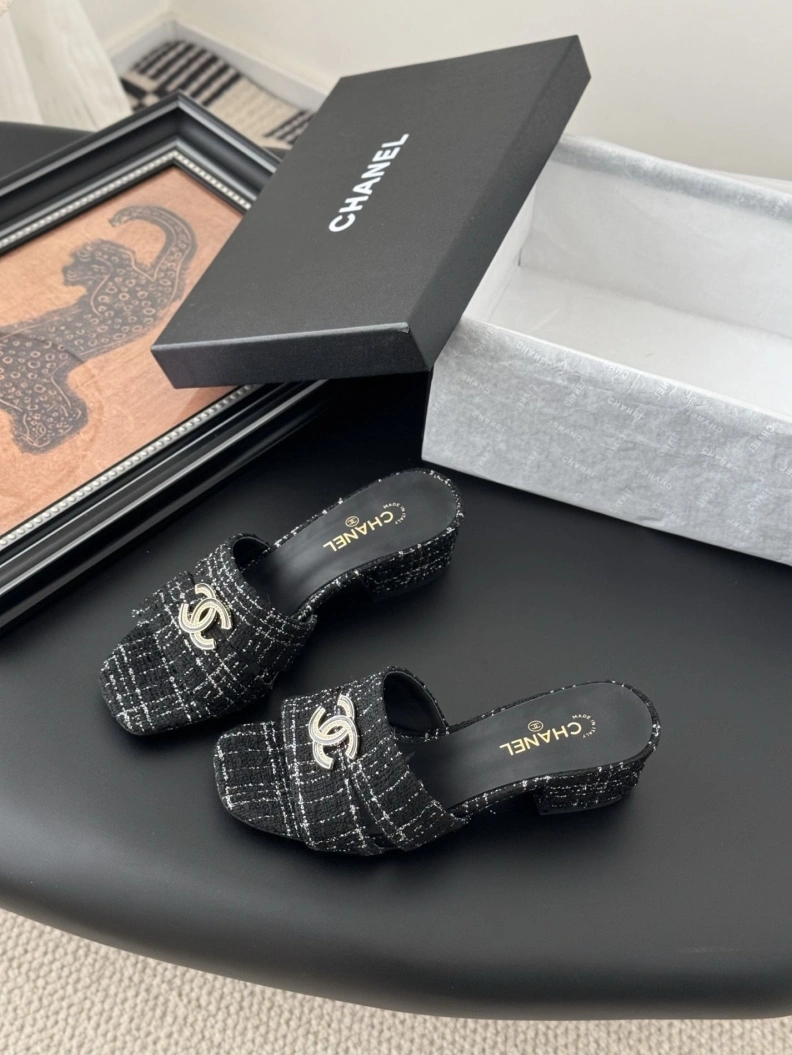 Comfortable Chxnxl Sandals 117373