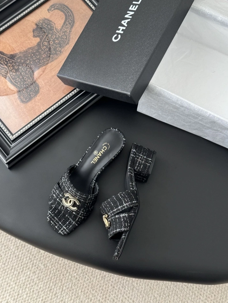 Comfortable Chxnxl Sandals 117373
