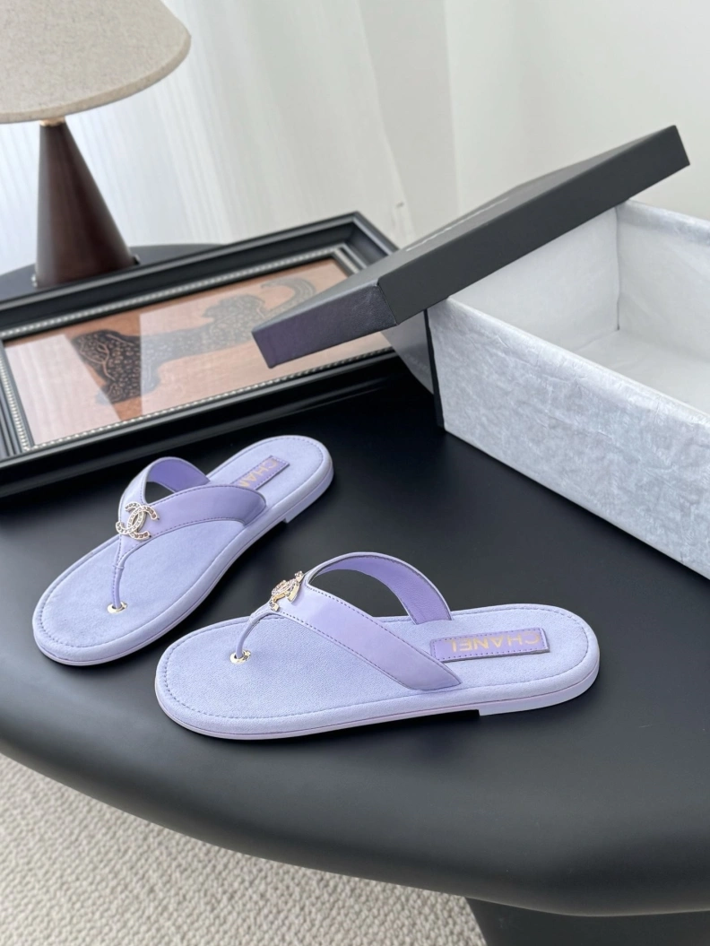 Resilient Chxnxl Sandals 117340