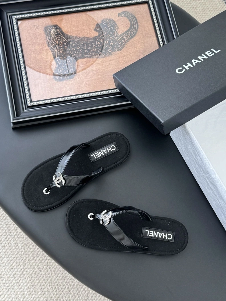Cozy Chxnxl Sandals 117335