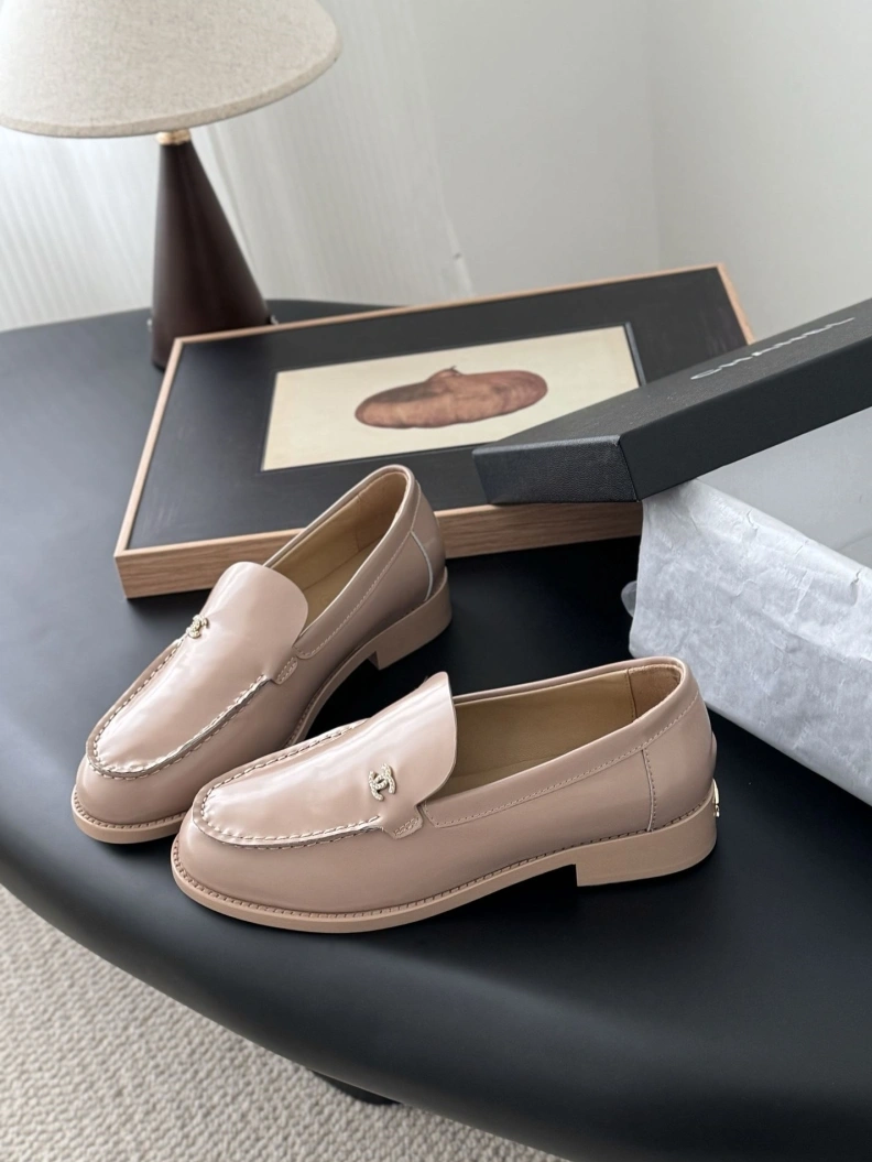 Trendsetting Chxnxl Leather Shoes 117559
