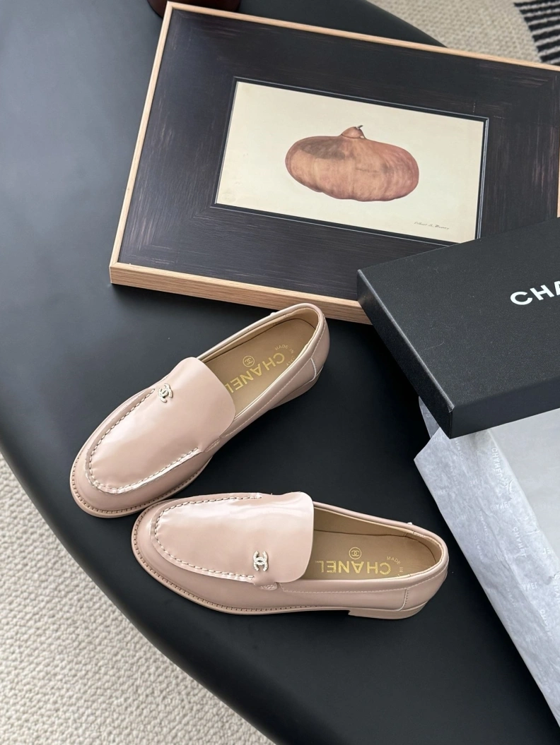 Trendsetting Chxnxl Leather Shoes 117559