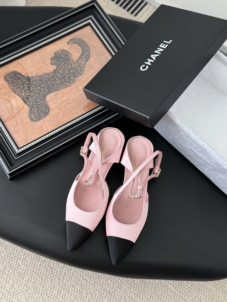 EyeCatching Chxnxl Sandals 117330