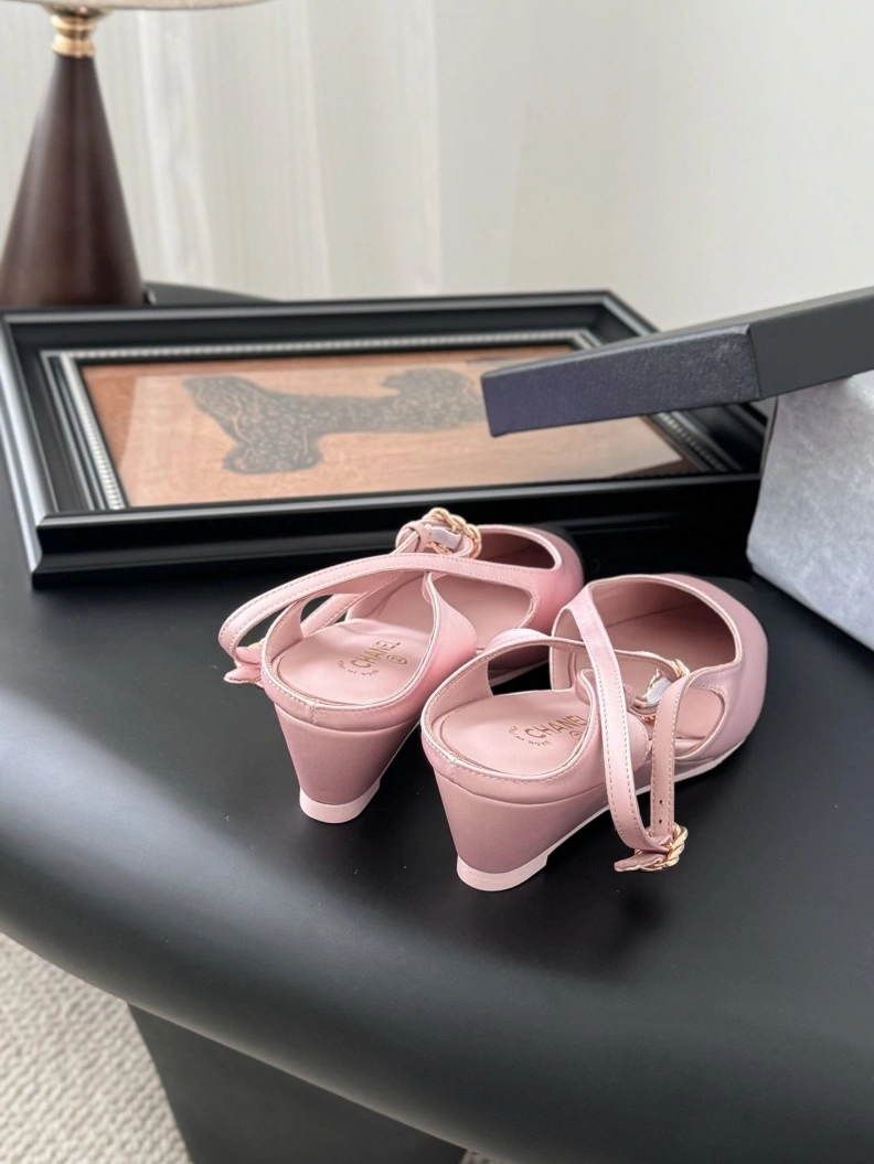 EyeCatching Chxnxl Sandals 117330