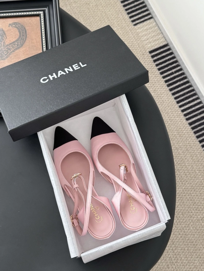 EyeCatching Chxnxl Sandals 117330