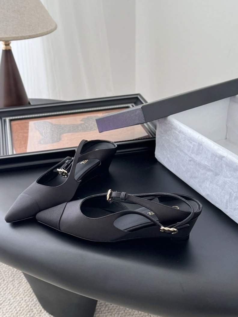 Soft Chxnxl Sandals 117352