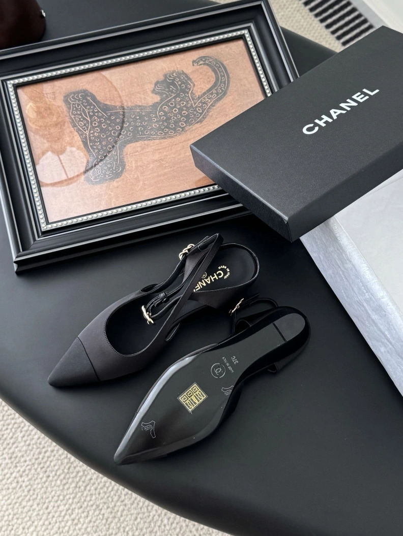 Soft Chxnxl Sandals 117352