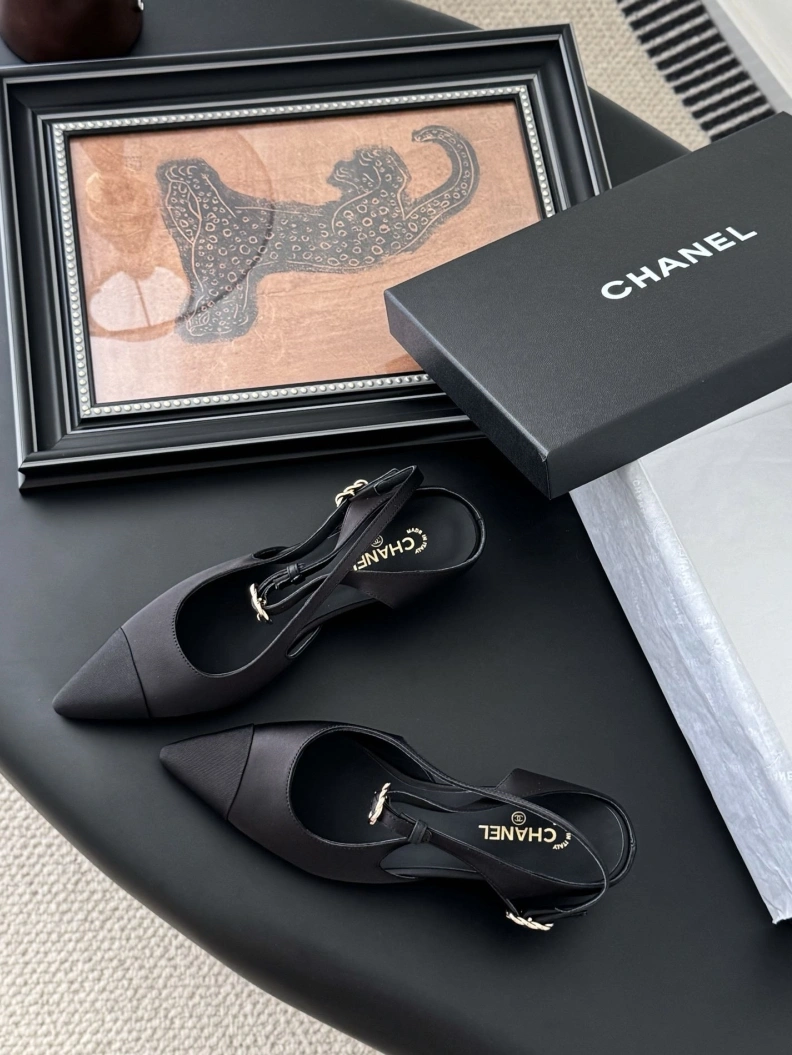 Soft Chxnxl Sandals 117352