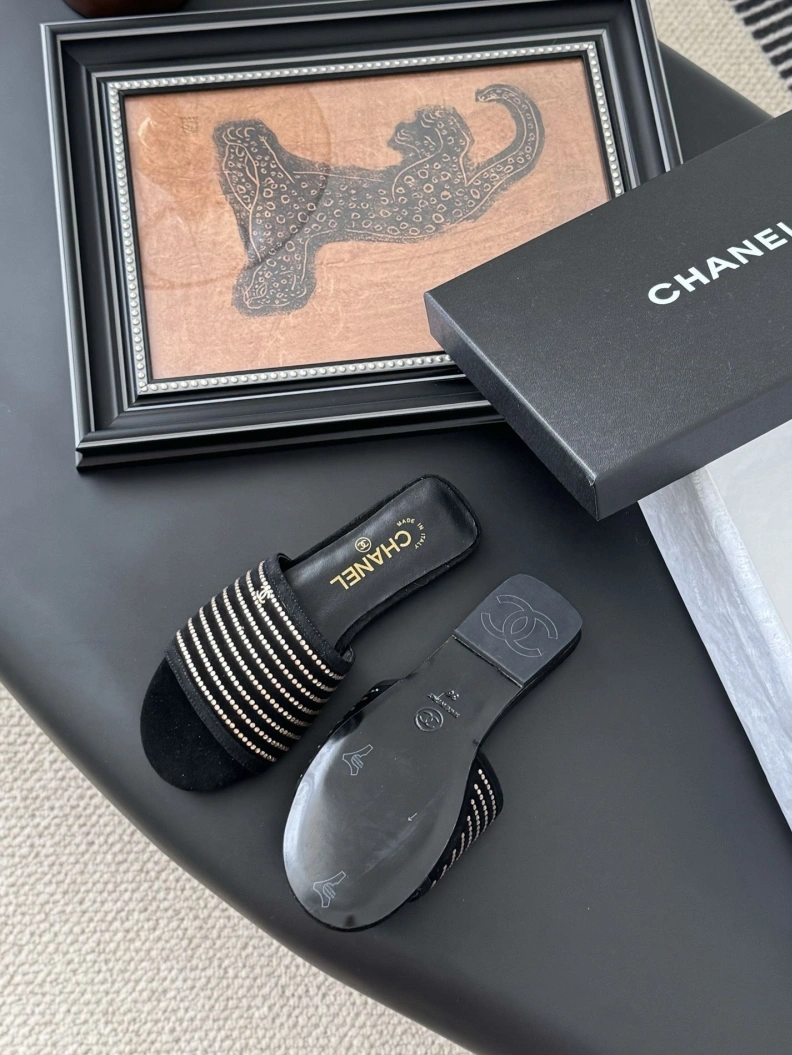 Comfortable Chxnxl Slippers 117046