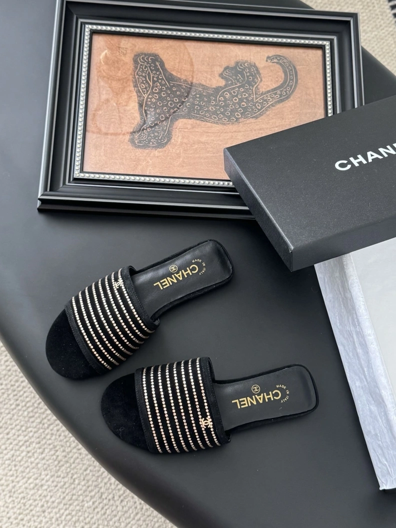 Comfortable Chxnxl Slippers 117046