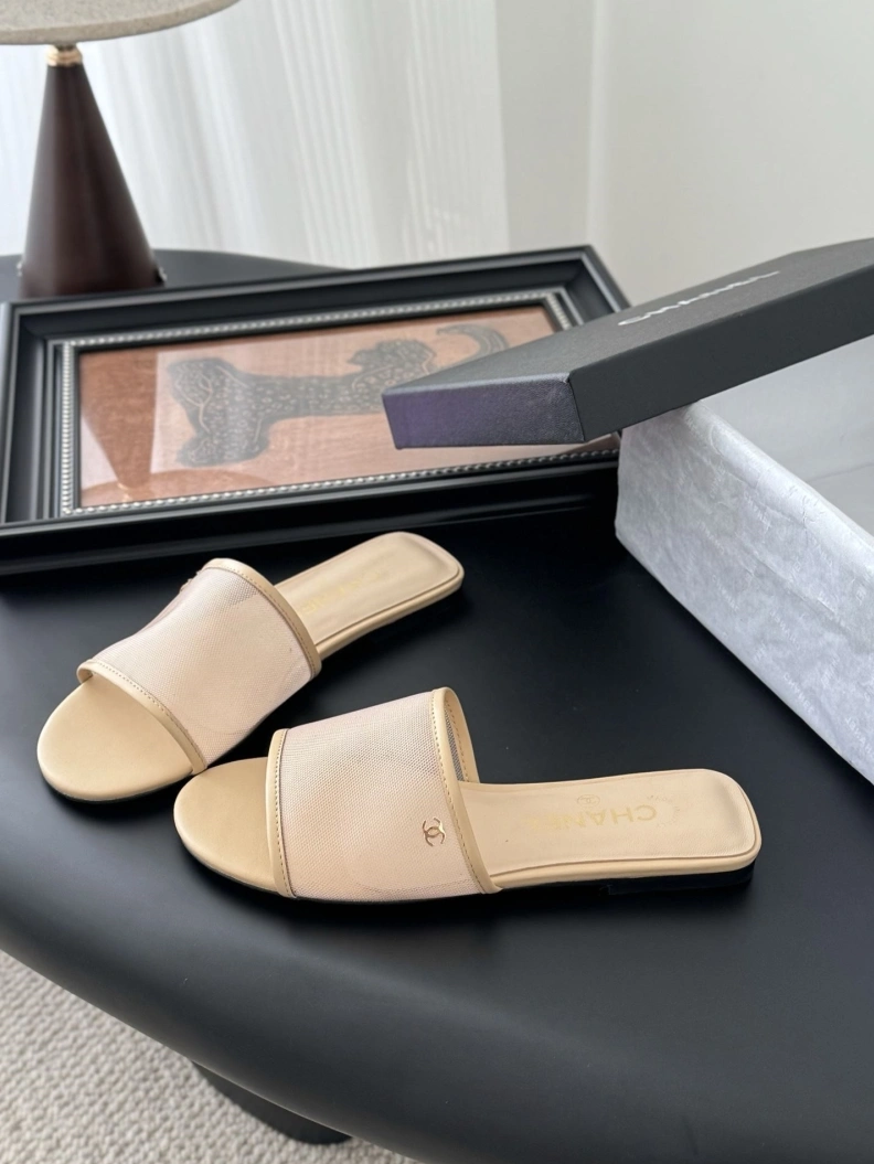 DailyWear Chxnxl Slippers 117057