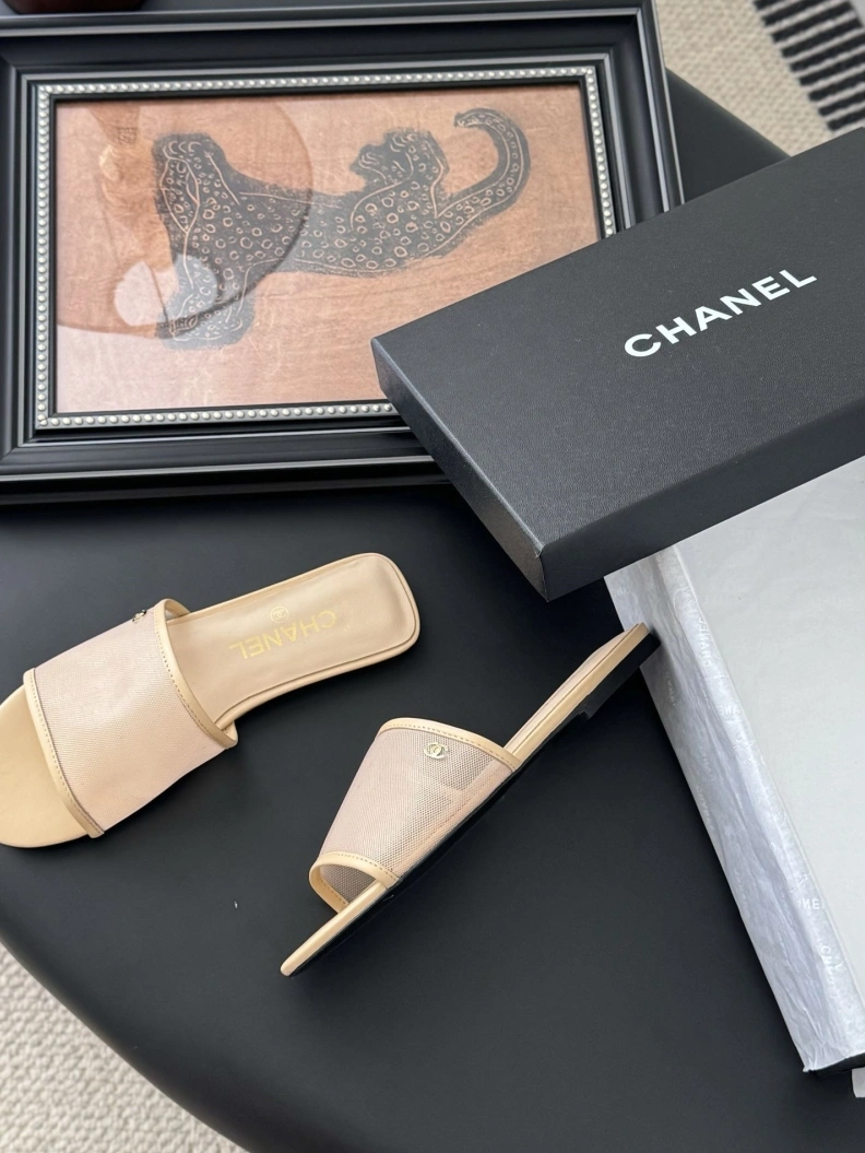 DailyWear Chxnxl Slippers 117057