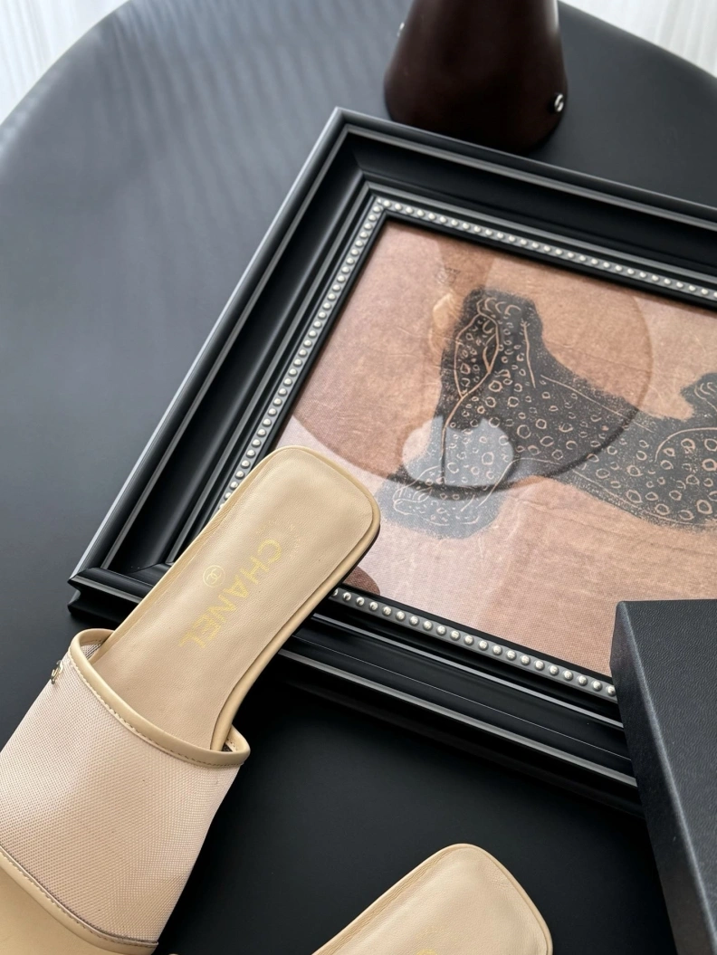 DailyWear Chxnxl Slippers 117057