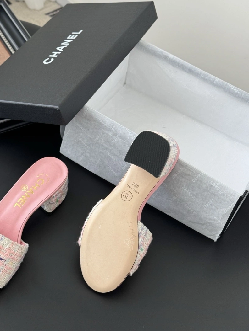 Breathable Chxnxl Slippers 117056